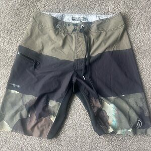 Men’s  M Volcom Board Shorts